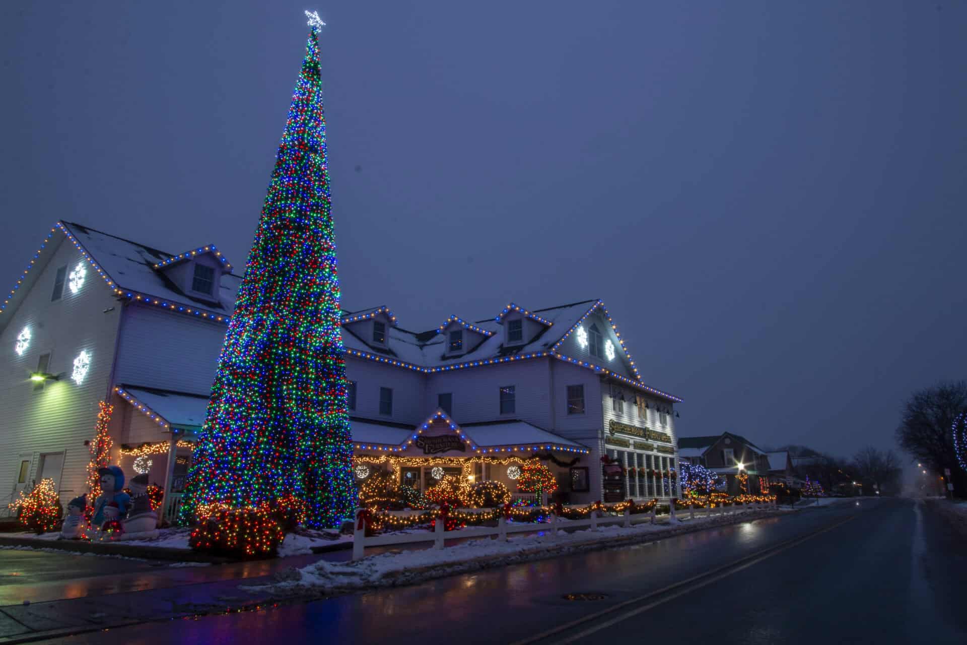 Blue-Gate-Christmas-Shipshewana