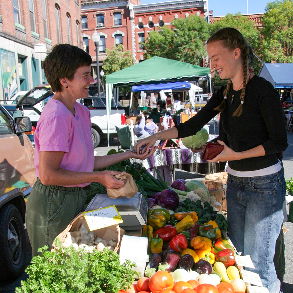Lawrenceburg-Farmer’s-Market