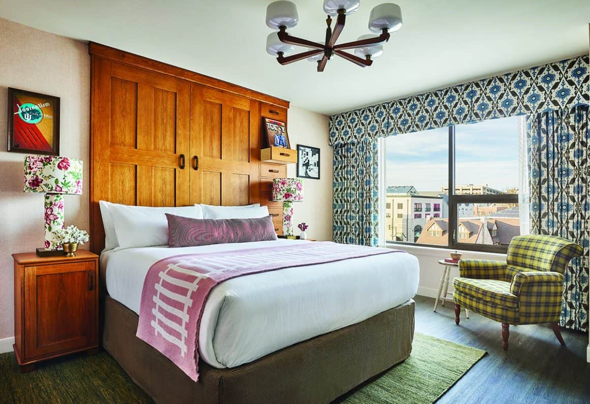 Graduate-by-Hilton-Bloomington