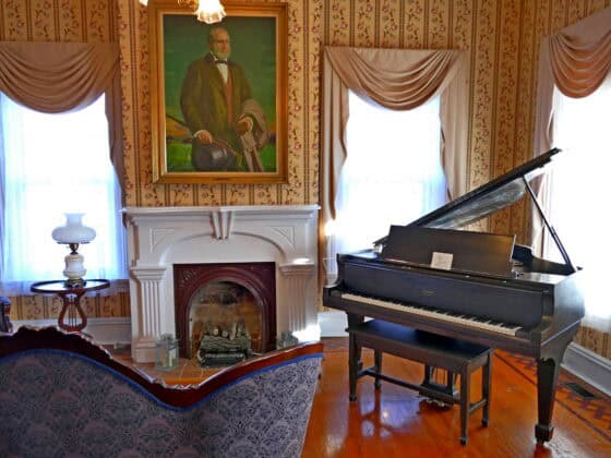 Wolcott-House-White-County