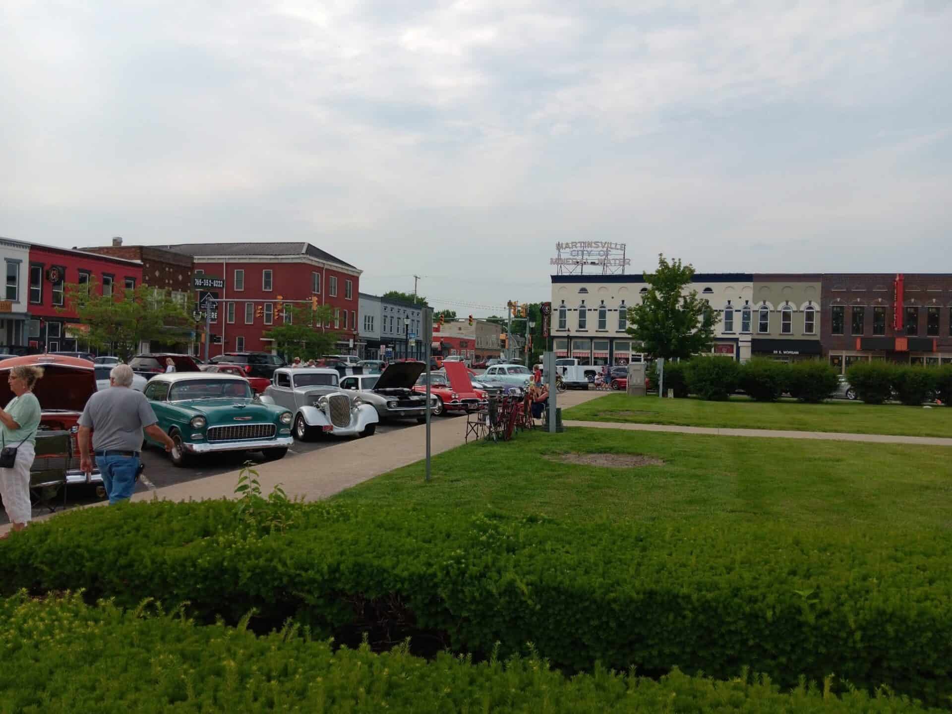 Martinsville-Cruise-in-on-the-square