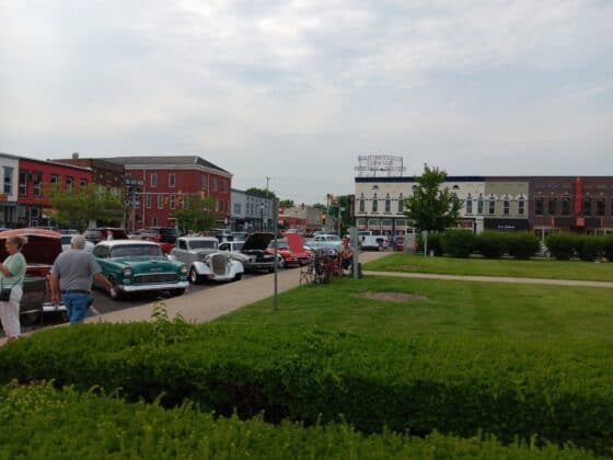 Martinsville-Cruise-in-on-the-square