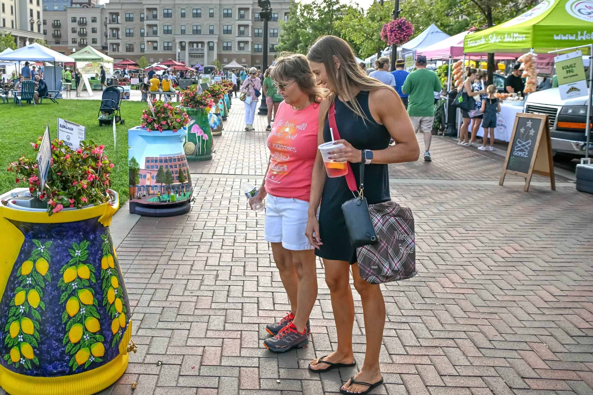 Rain on Main barrels return to Carmel Arts & Design District and Farmers Market  - Travel Indiana