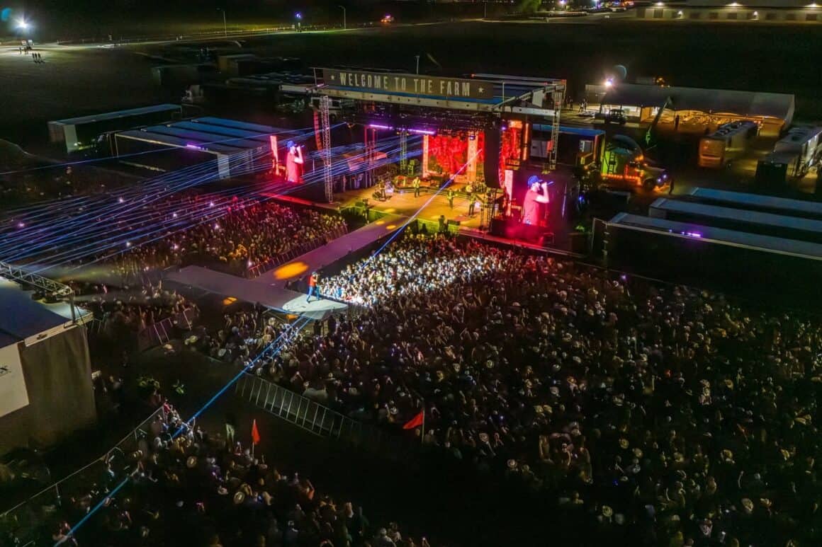 Luke-Bryan-Farm-Tour