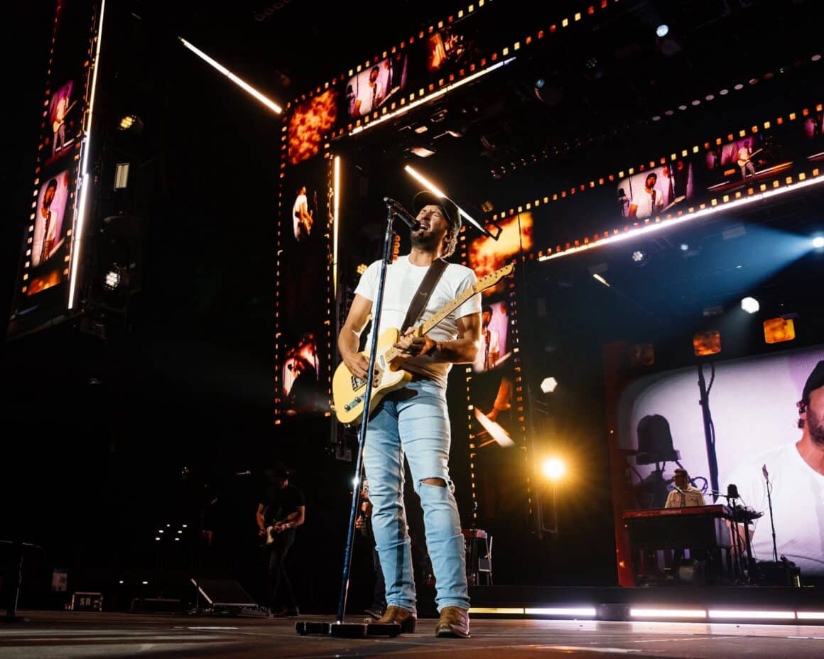 Luke-Bryan-Farm-Tour