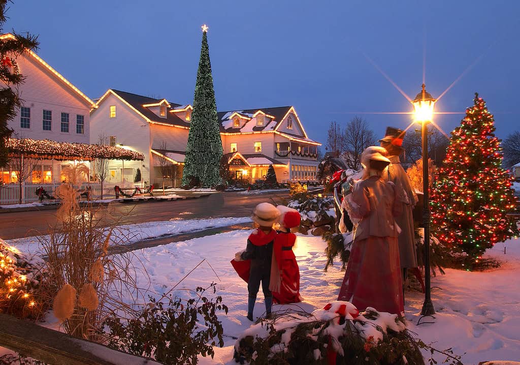 Blue-Gate-Christmas-Shipshewana